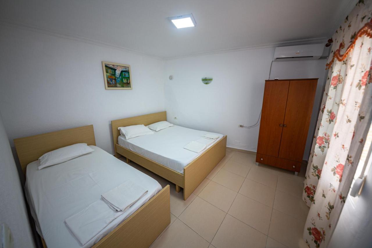 Himara Apartments Esterno foto