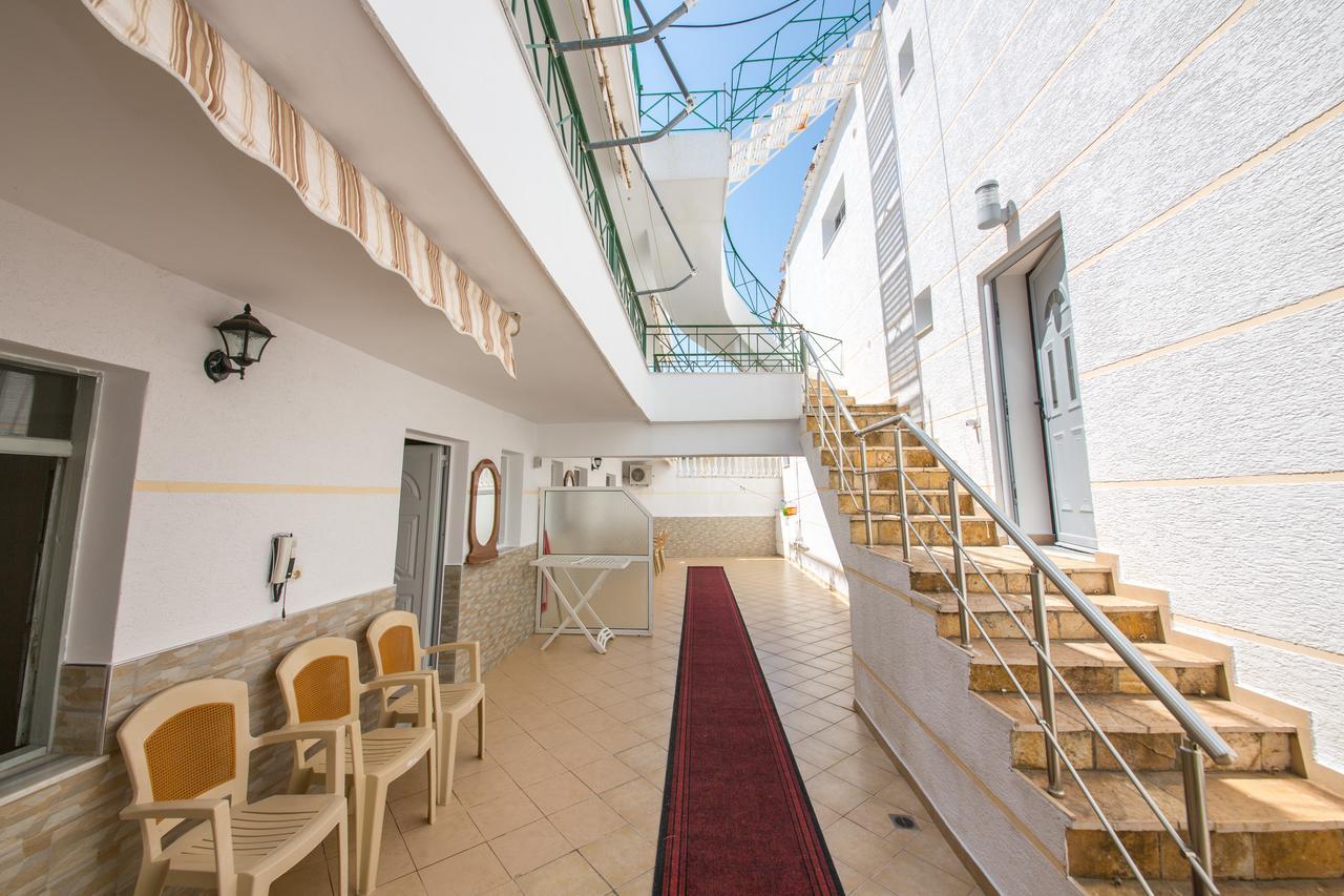Himara Apartments Esterno foto
